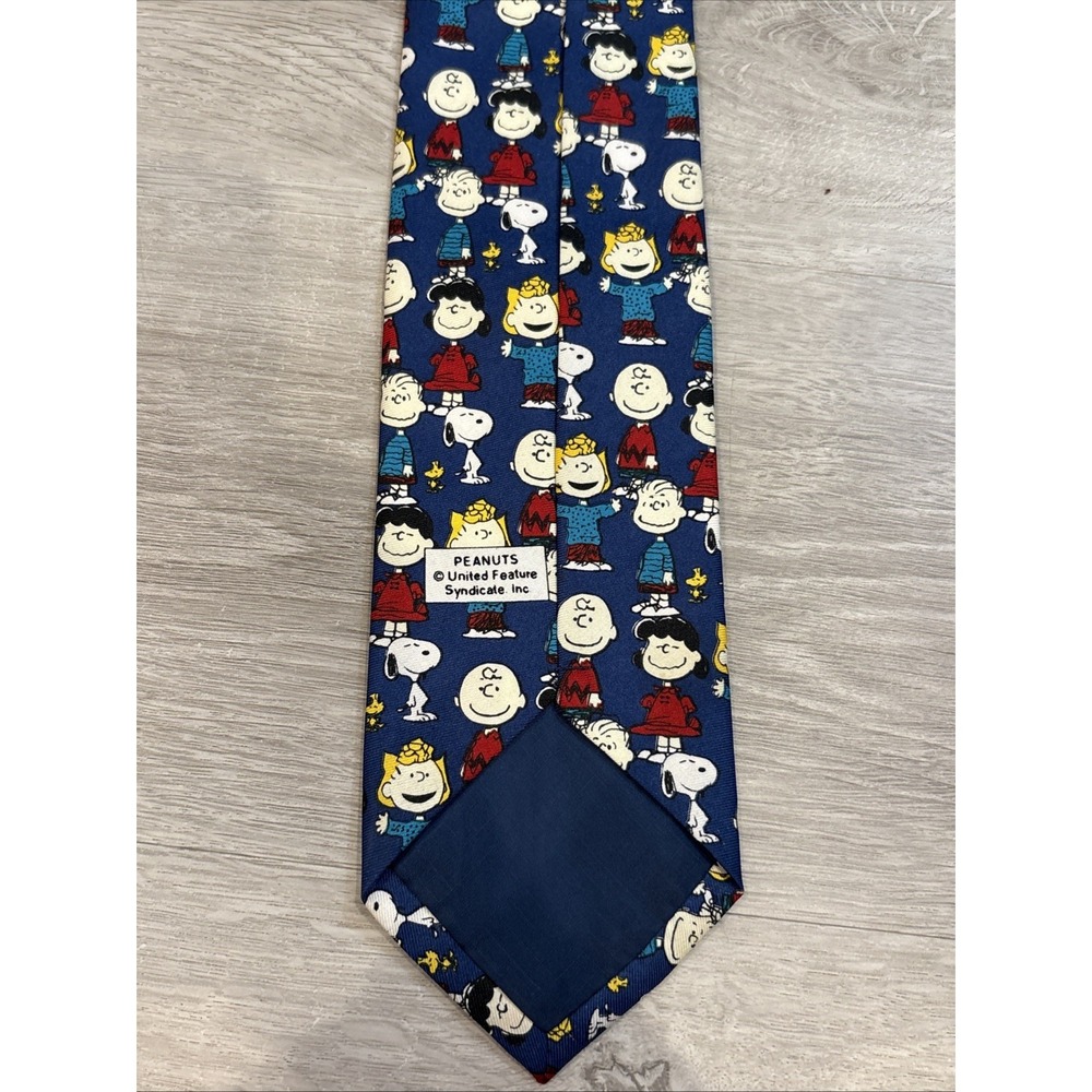 PEANUTS Charlie‎ Brown and Gang Neck Tie United Feature Syndicate Preown Good - Picture 2 of 3